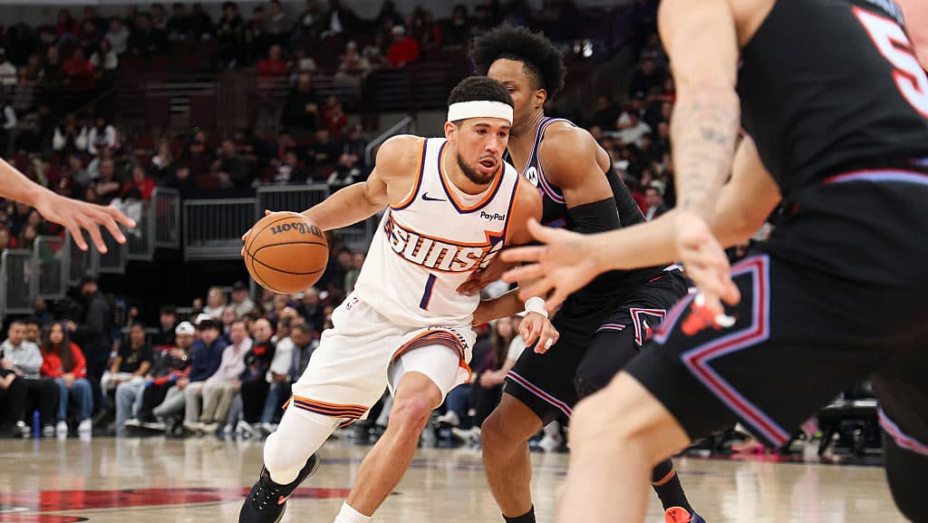 Phoenix Suns Slug Past Injury-Depleted Bulls, but Defensive Lapses Raise Concerns Ahead of Playoff Push