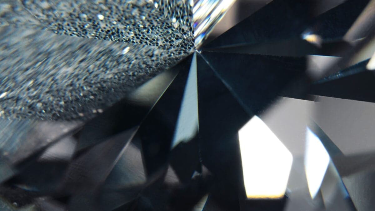 Scientists Claim They’ve Finally Made the Elusive ‘Hexagonal’ Diamond - Gizmodo