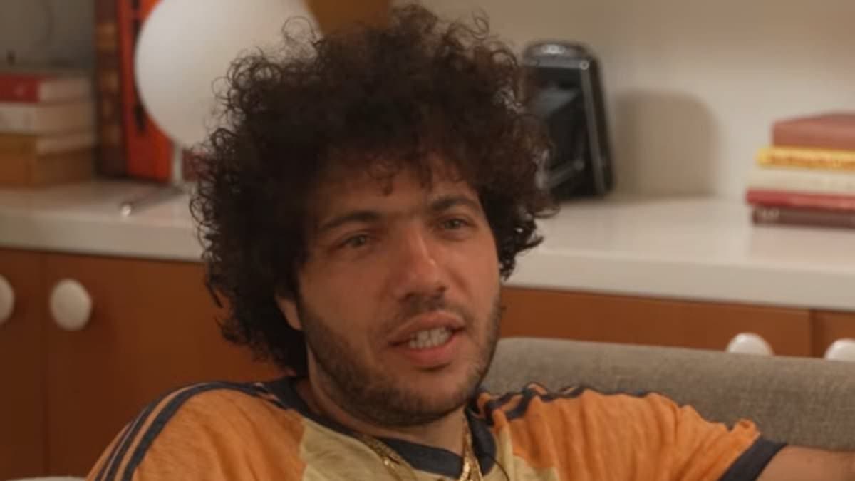 Benny Blanco clarifies his hygiene habits after Selena Gomez sparked uproar for kissing his dirty feet