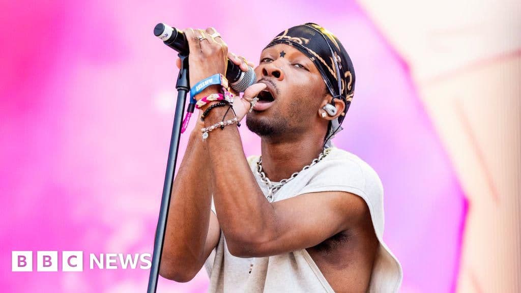 Singer D4vd confirmed as 'target' of investigation into murder of teen - BBC