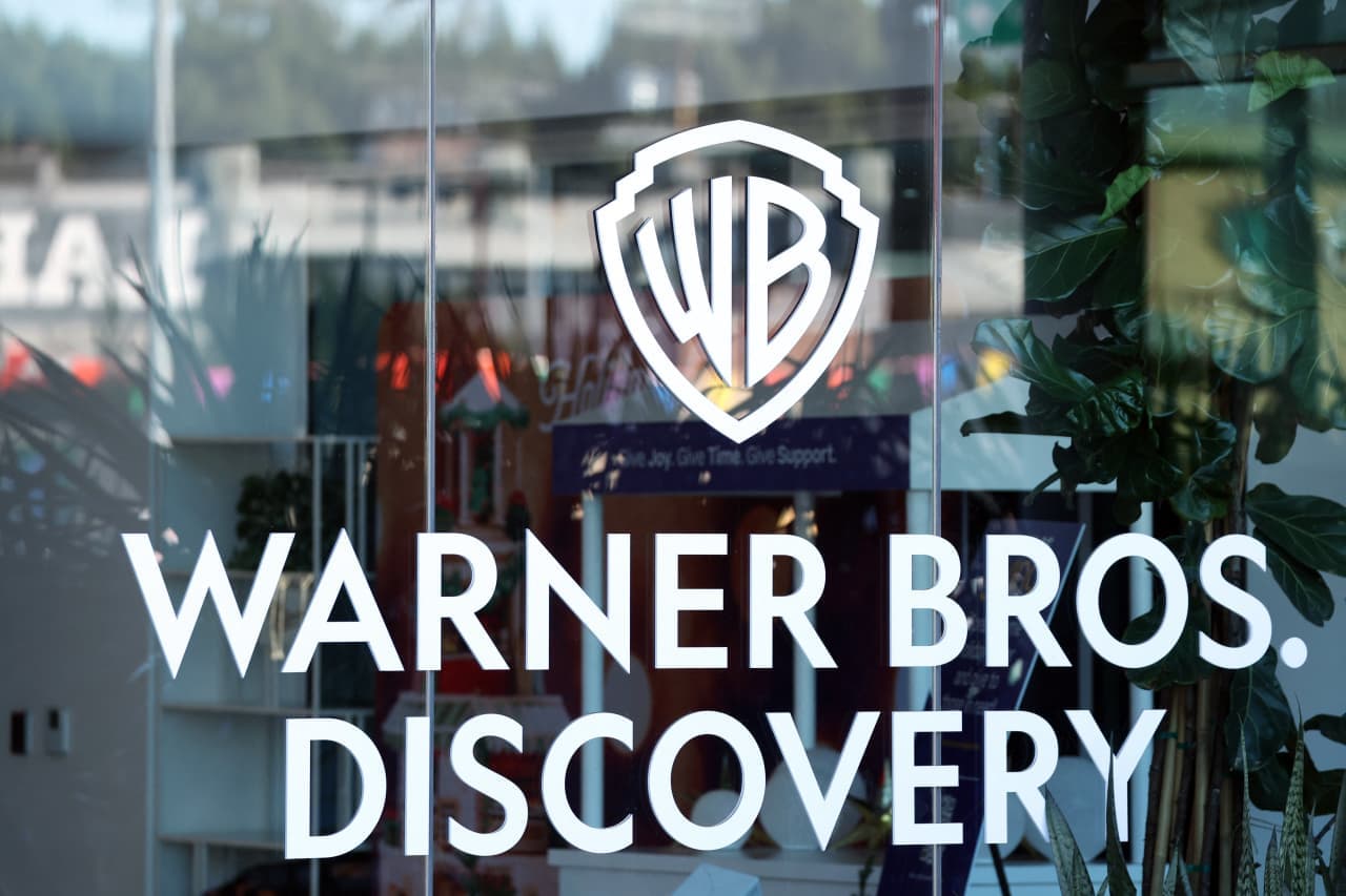 As deal drama swirls around Warner Bros., its earnings show a declining industry