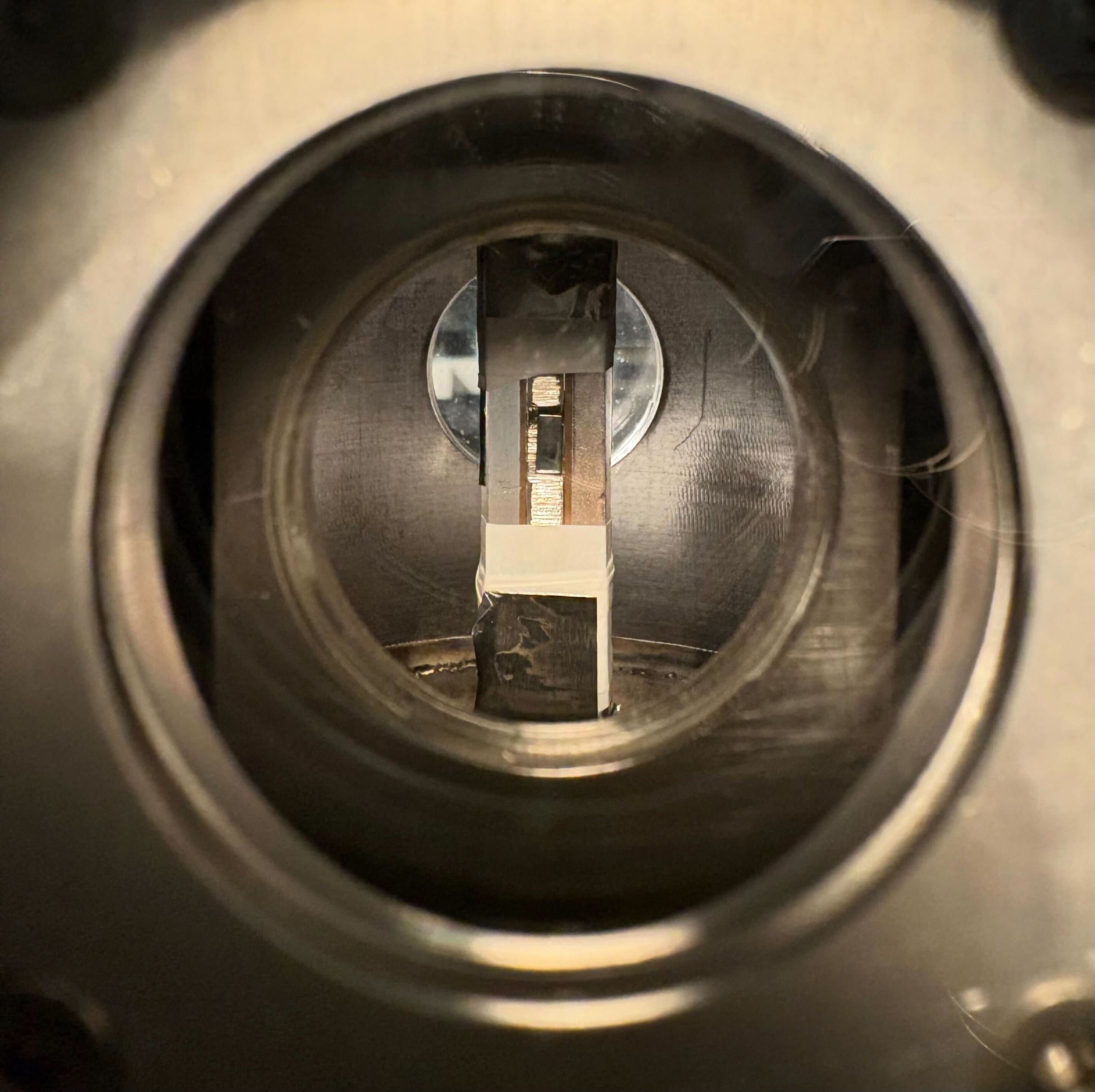 Heavier hydrogen makes silicon T centers shine brighter for quantum networks