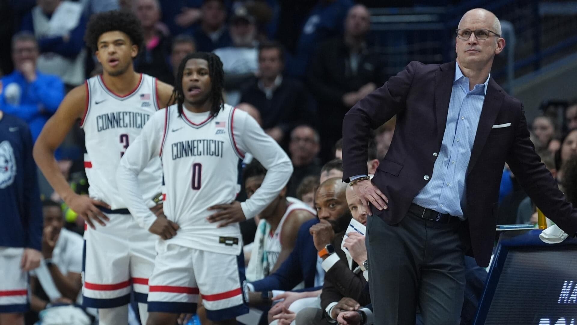 
                        College basketball futures: Expert picks best bets, value play and a team to avoid in national title odds
                    
