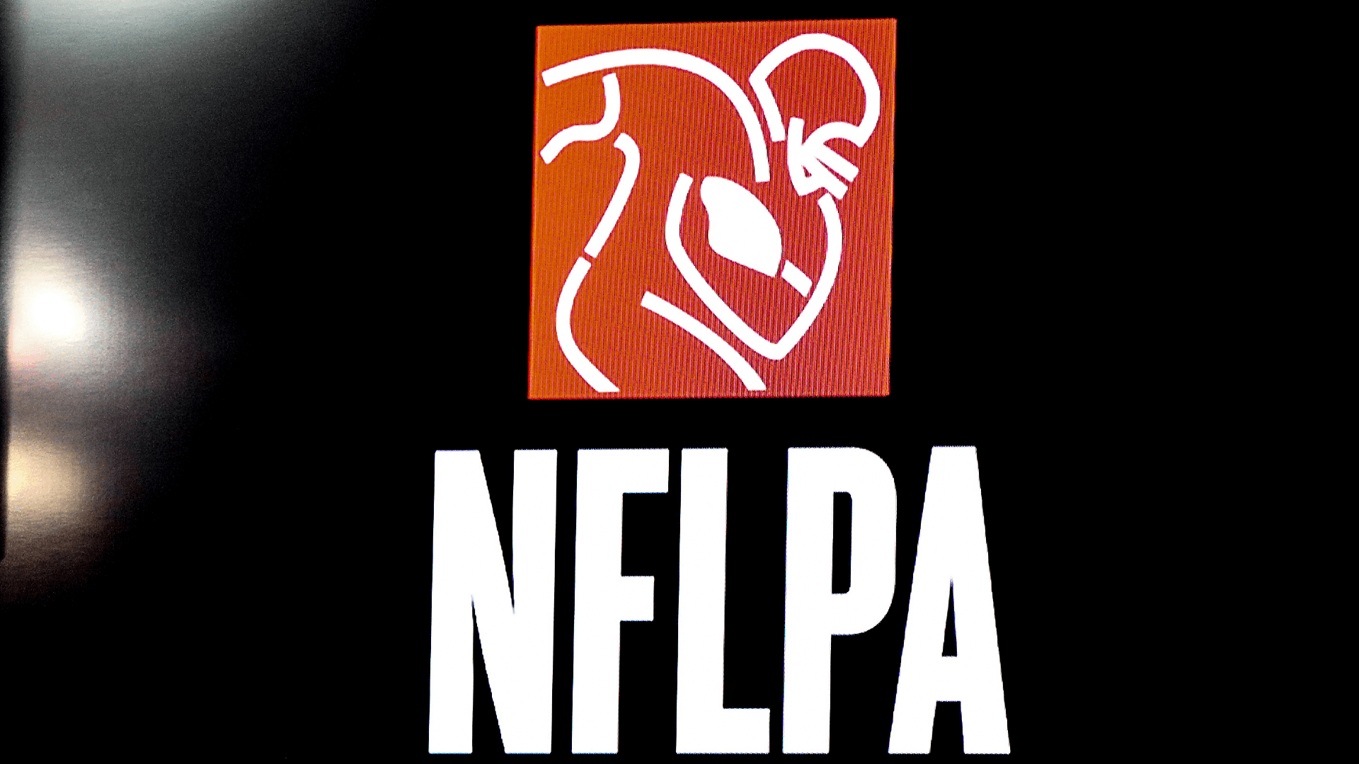 
                        NFLPA report cards: Dolphins rank first, Steelers last in annual team surveys, per report
                    