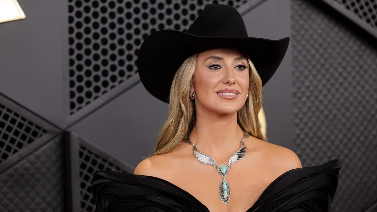 Lainey Wilson says city people have wrong view of country towns as she defends her 'blue collar' roots