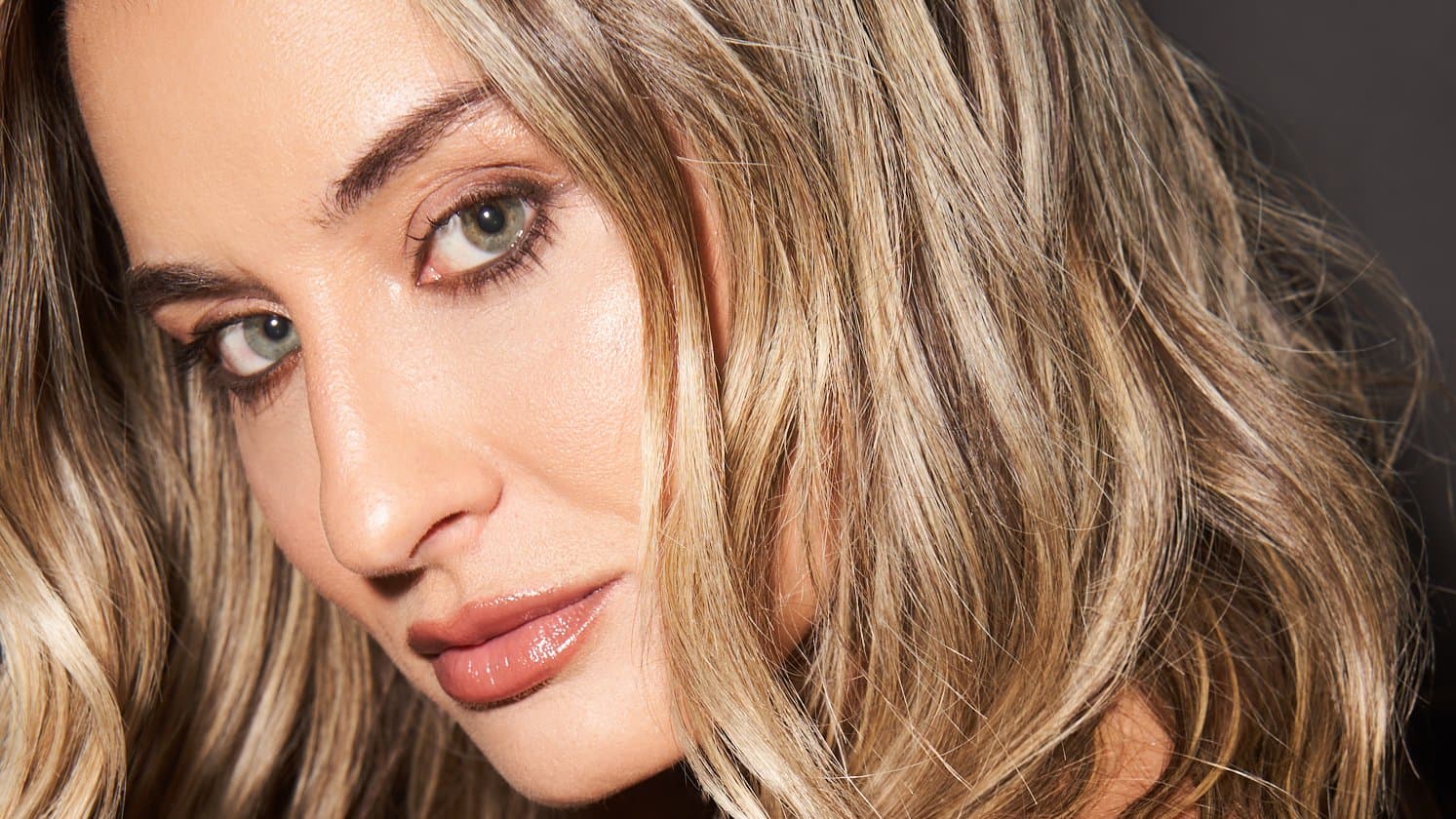 Nicole Travolta’s Solo Show ‘Nicole Travolta Is Doing Alright’ Returns to SoHo Playhouse