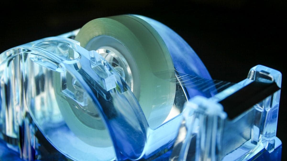 Physicists Finally Reveal Why Sticky Tape 'Screams' When You Peel It - ScienceAlert