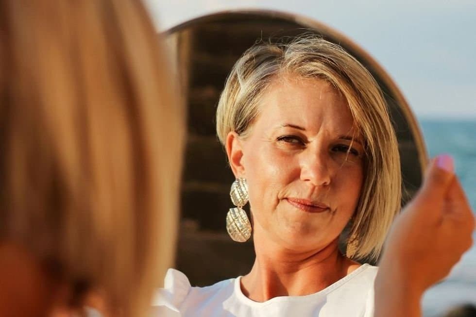 Stanford Study Reveals Aging Occurs in Sudden Bursts at Ages 44 and 60, Redefining How We Understand Getting Older