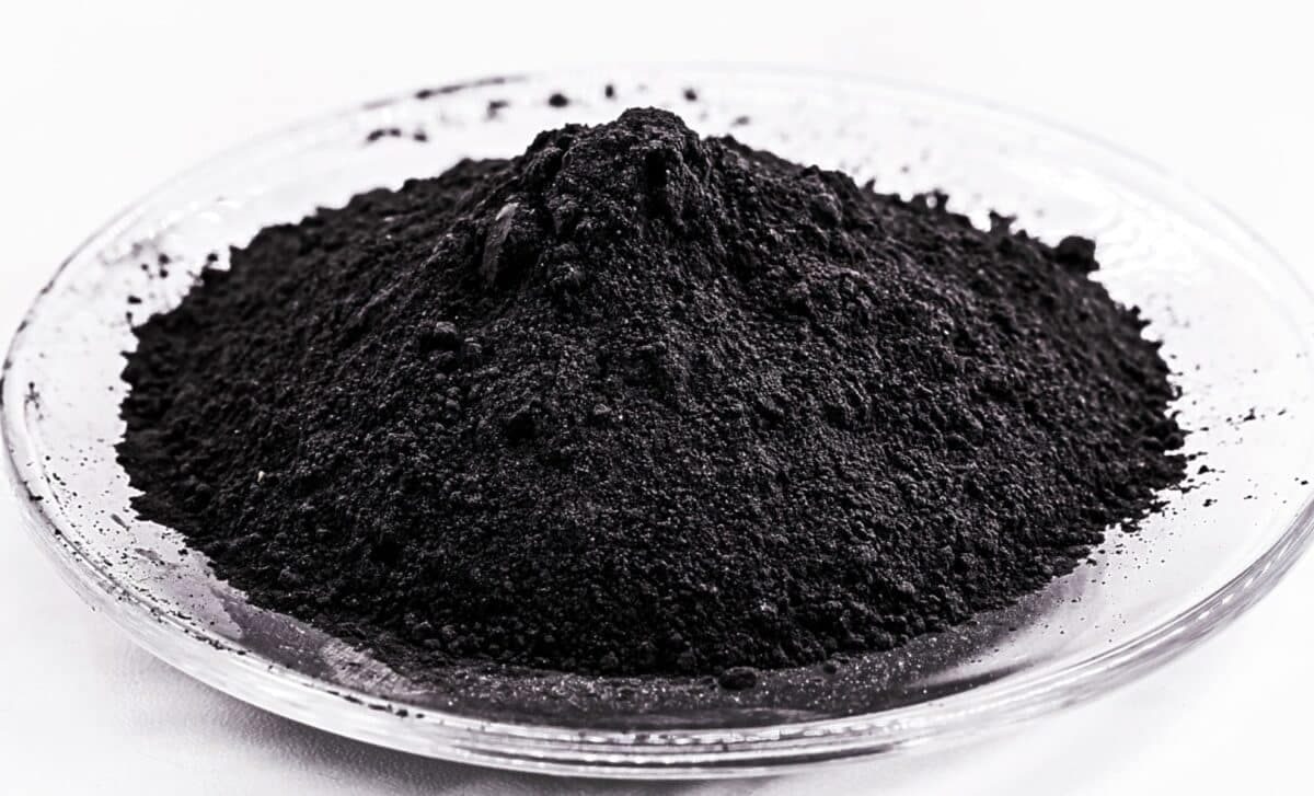 Swiss Scientists Develop Light-Activated Graphene Coating That Eradicates Superbugs on Medical Implants