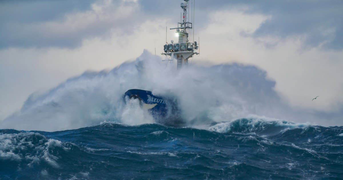 Deckhand on 'Deadliest Catch' boat dies while fishing in Alaskan waters - NBC News
