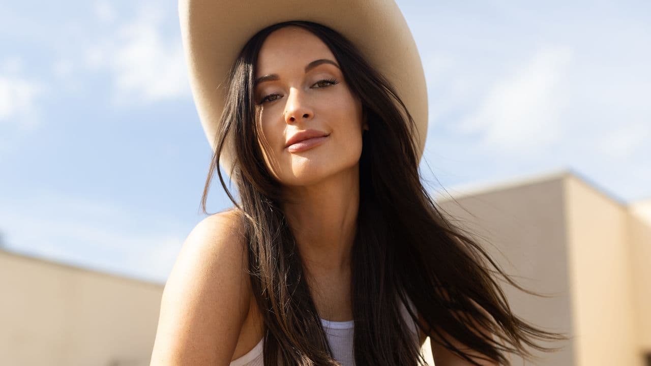 Kacey Musgraves Reveals New Album Middle of Nowhere and Single