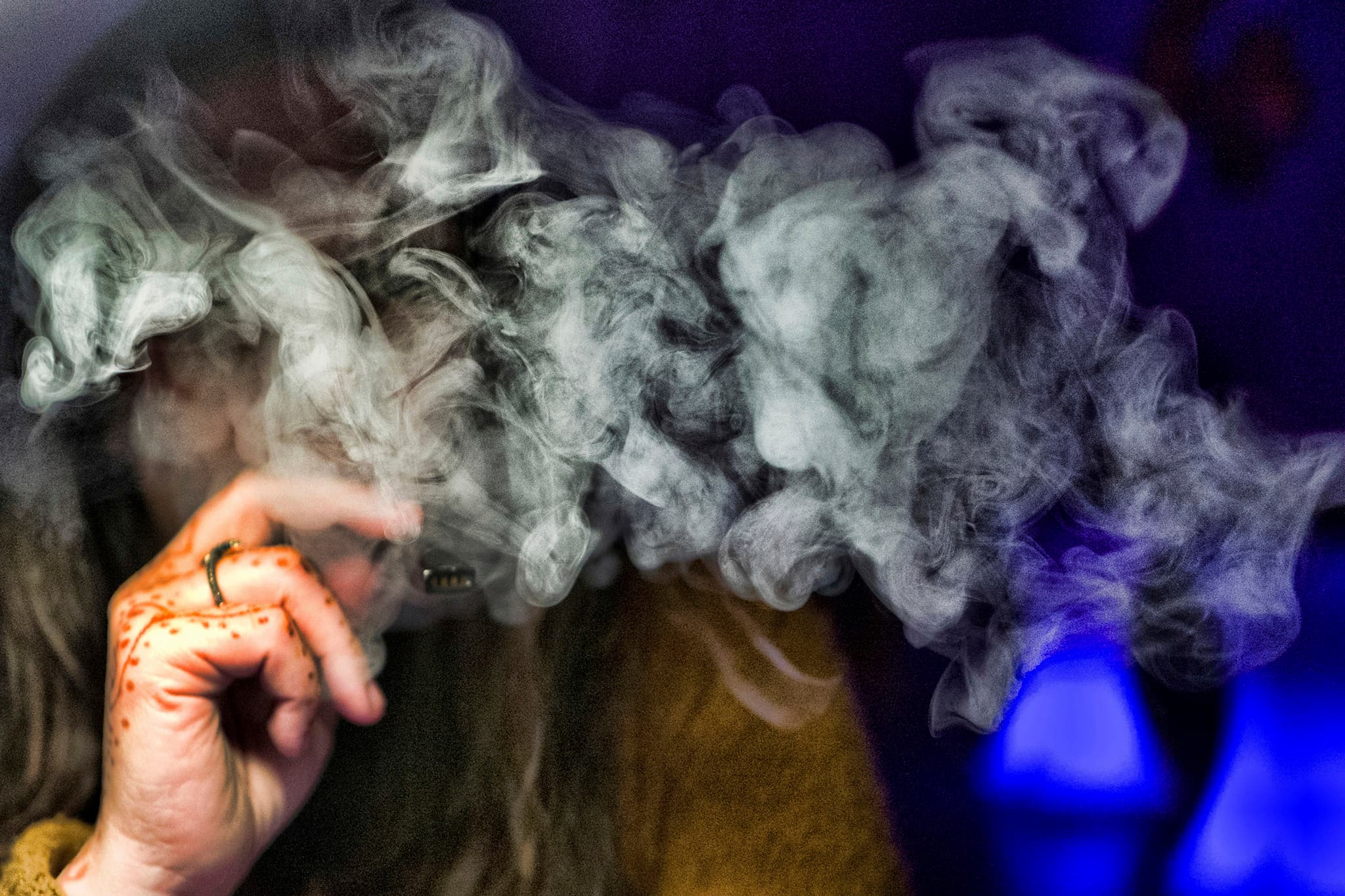New Calif. study links cannabis vaping to violent vomiting syndrome - SFGATE
