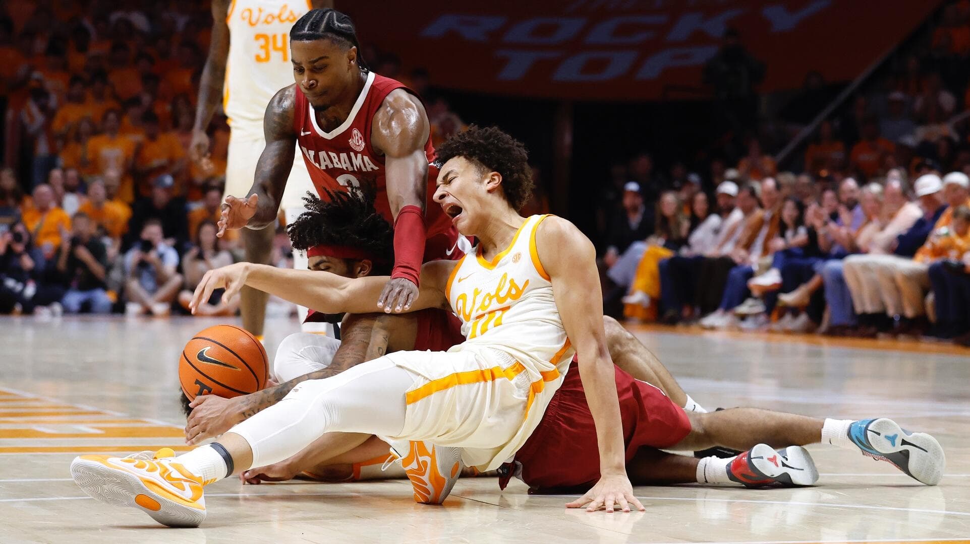 Nate Ament injury: Tennessee star will miss Tuesday's game vs. South Carolina after hurting right leg