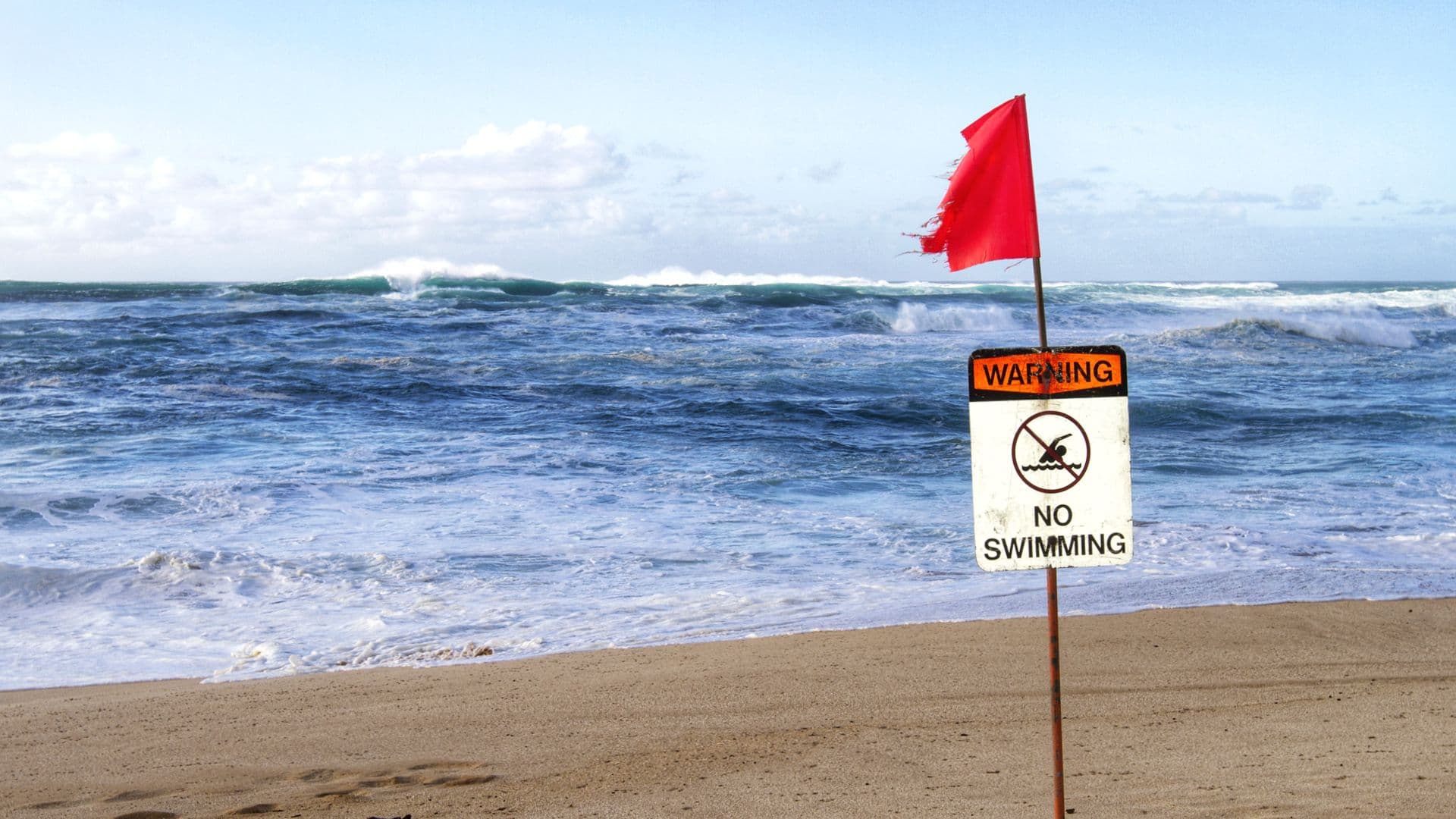 Hawaii’s Post-Storm Water Advisories Leave Visitors Swimming in Hidden Danger Despite Open Beaches