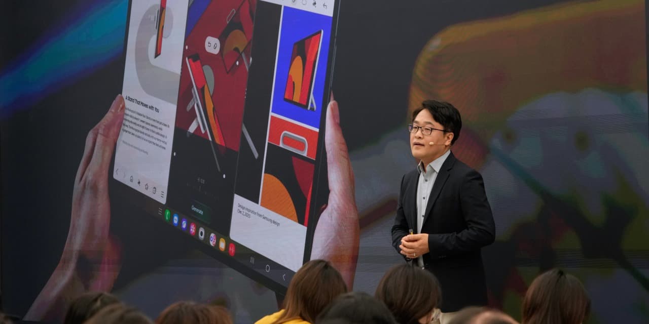 Samsung Releases New Flagship Phones With Focus on Easy-to-Use AI - WSJ