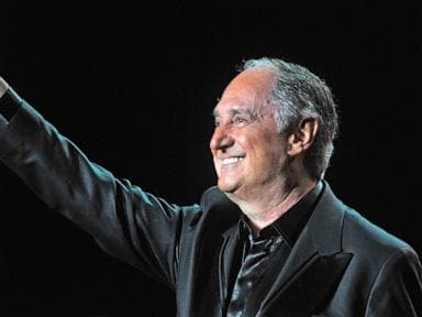 Singer-songwriter Neil Sedaka dies at 86
