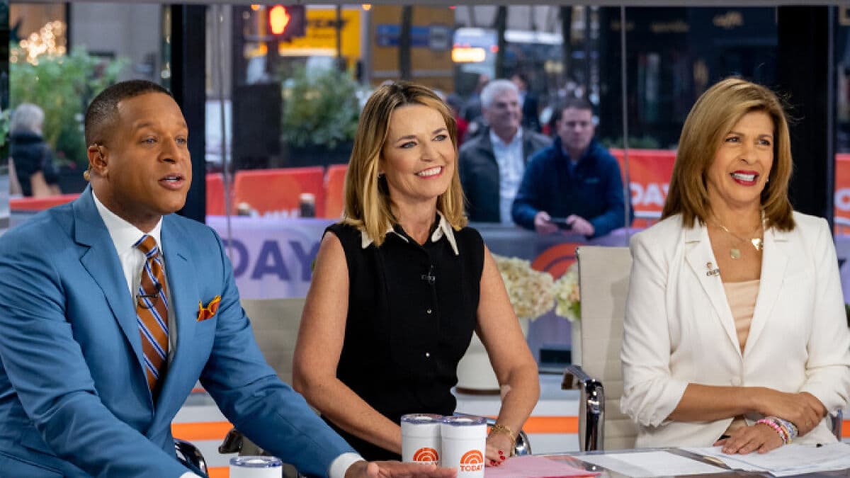 “It’s A Viper’s Nest”: Insiders Explain BTS Toxic Drama Following Savannah Guthrie’s TODAY Return