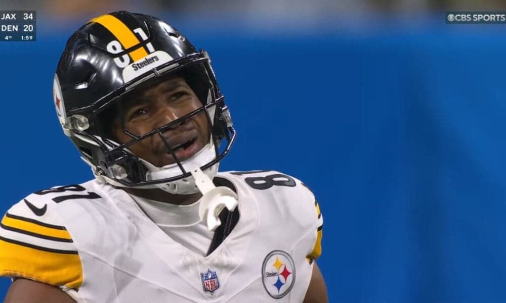 Schefter: Steelers Releasing TE Jonnu Smith - Steelers Depot