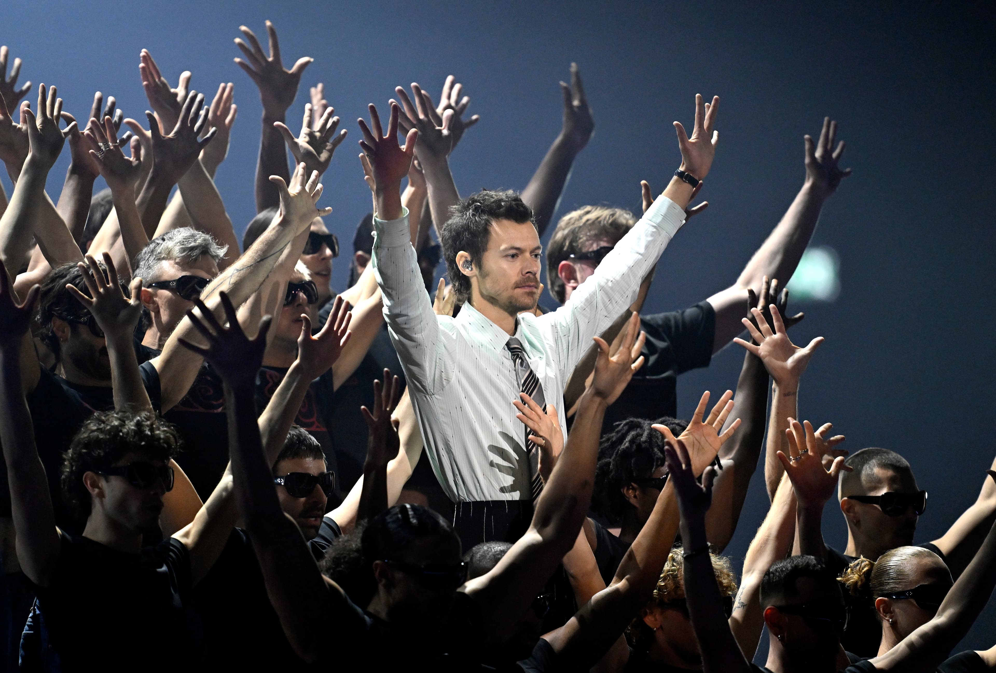 Harry Styles Brings Disco to the BRIT Awards With First-Ever Performance of ‘Aperture’