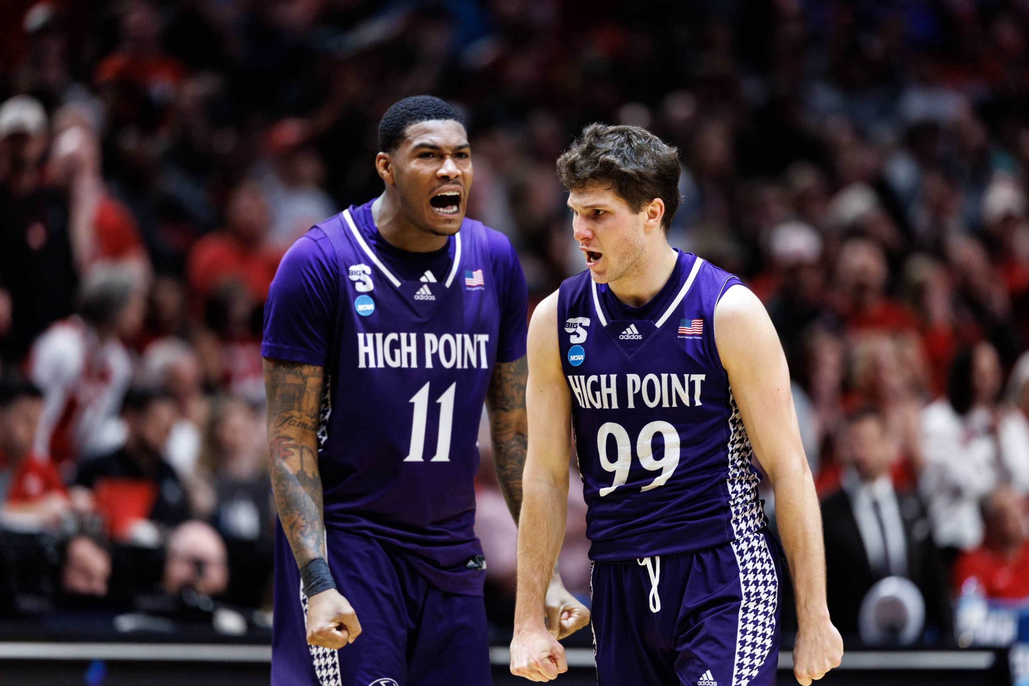 March Madness 2026: How 224 Perfect Brackets Survived the First Round Upsets