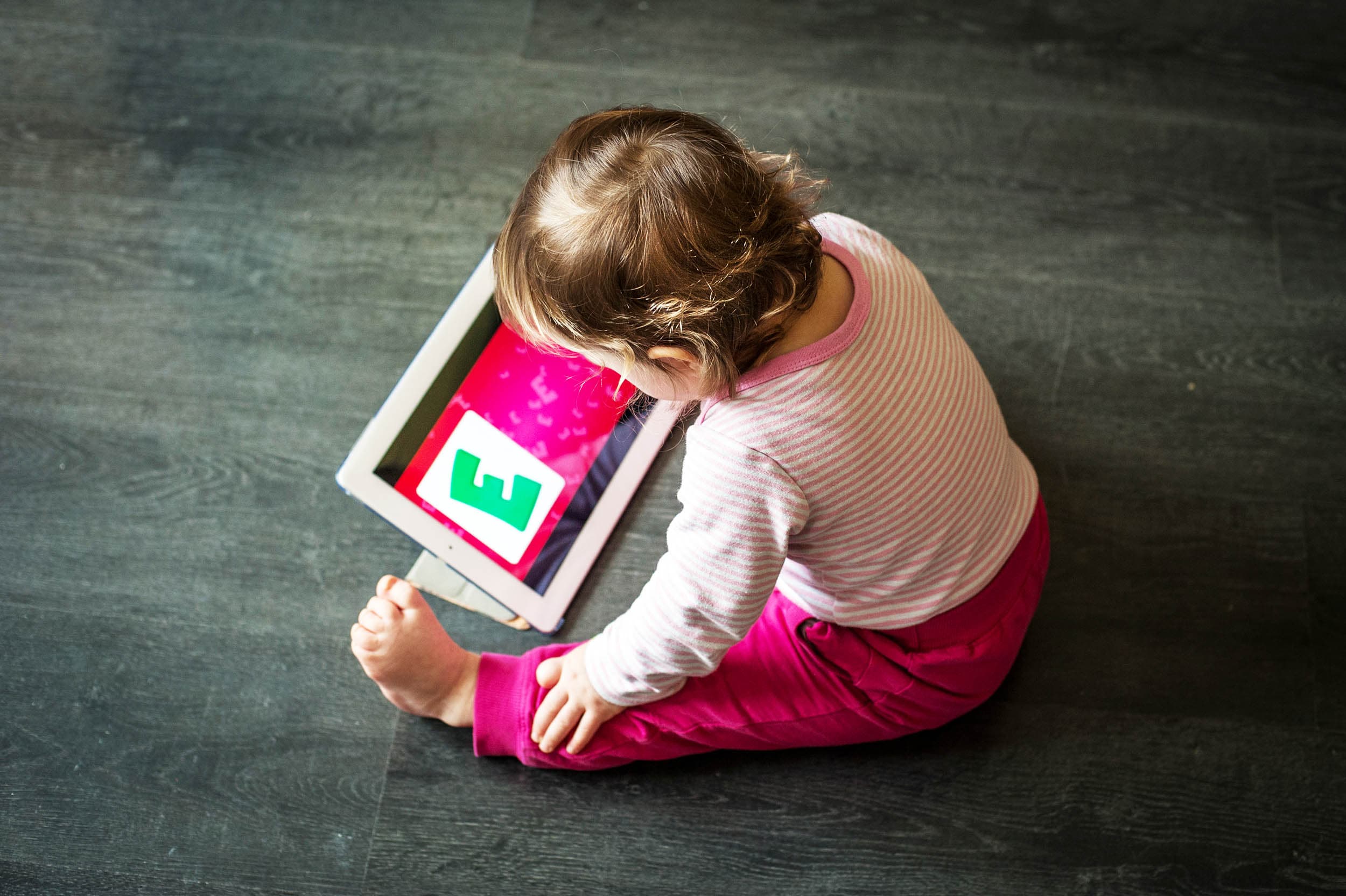 Toddler screen time directly linked to traits of both ADHD and autism - Earth.com