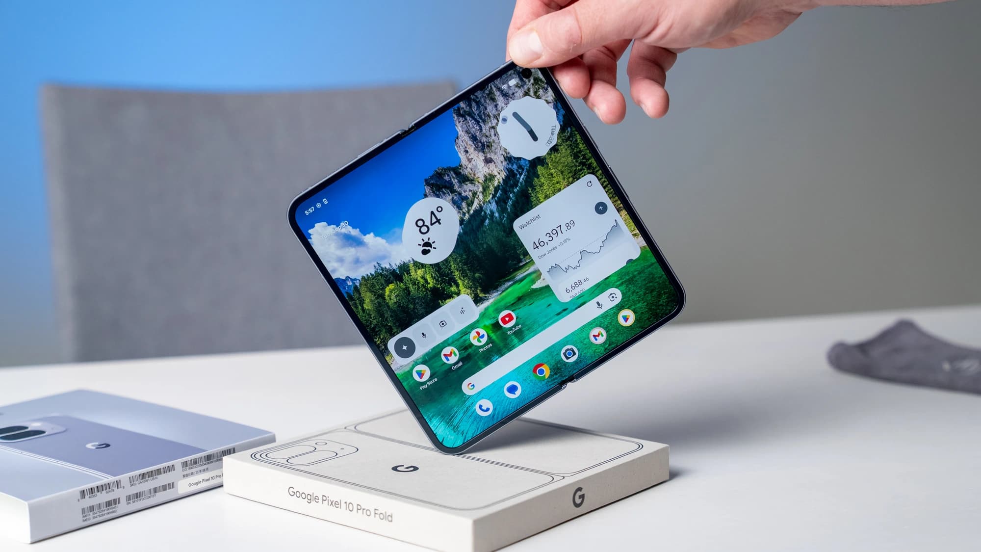 I finally found the one folding phone use case that I now can’t live without