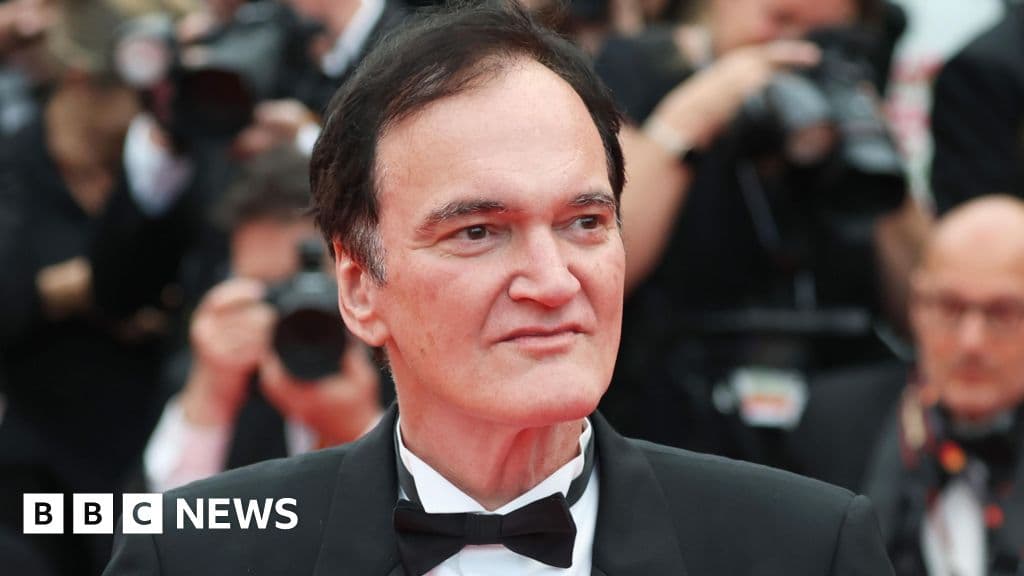 Quentin Tarantino to stage 'swashbuckling comedy' in London theatre - BBC
