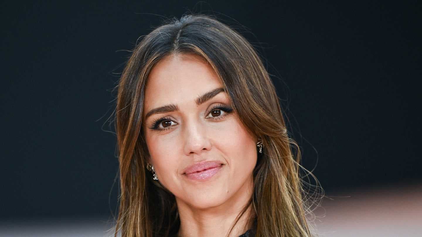 Joe Burrow, Jessica Alba Dating Rumor Gets Unfortunate Update