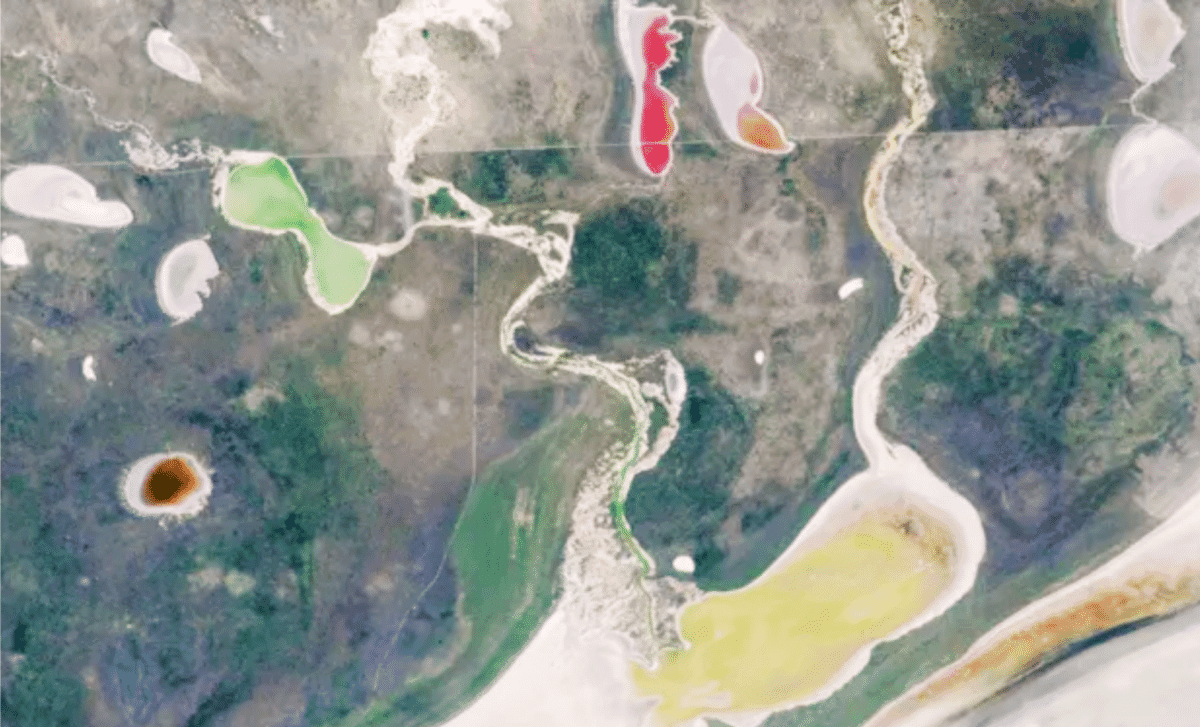 NASA Captures Rare Rainbow Lakes in Namibia’s Etosha Pan After 2011 Flooding: A Scientific Marvel from Space