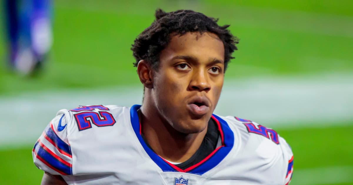 Ex-NFL linebacker charged with killing girlfriend asked ChatGPT for advice before calling 911, court documents say