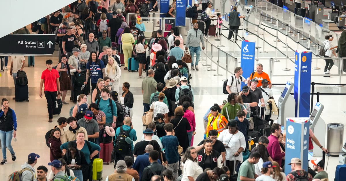US Air Travel Disrupted: Rising Fuel Costs and TSA Staffing Shortages Cause Flight Delays and Increased Fares
