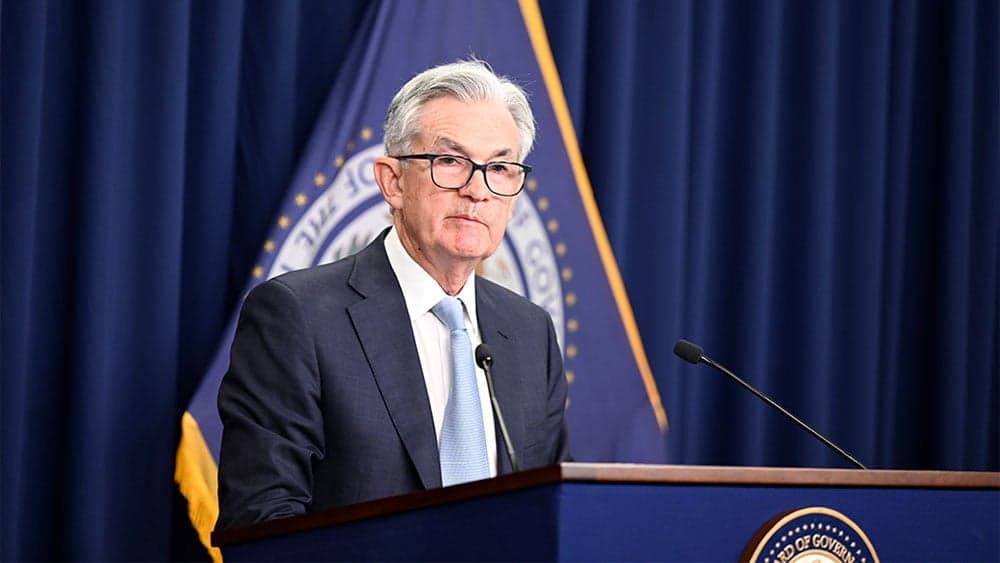 Stock Market Falls As Oil Extends Rise; Fed Meeting Looms As Powell Move Is Blocked